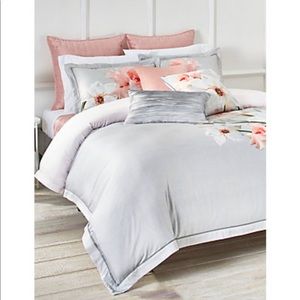 Ted Baker King Chatsworth Bloom Comforter Set, NWT